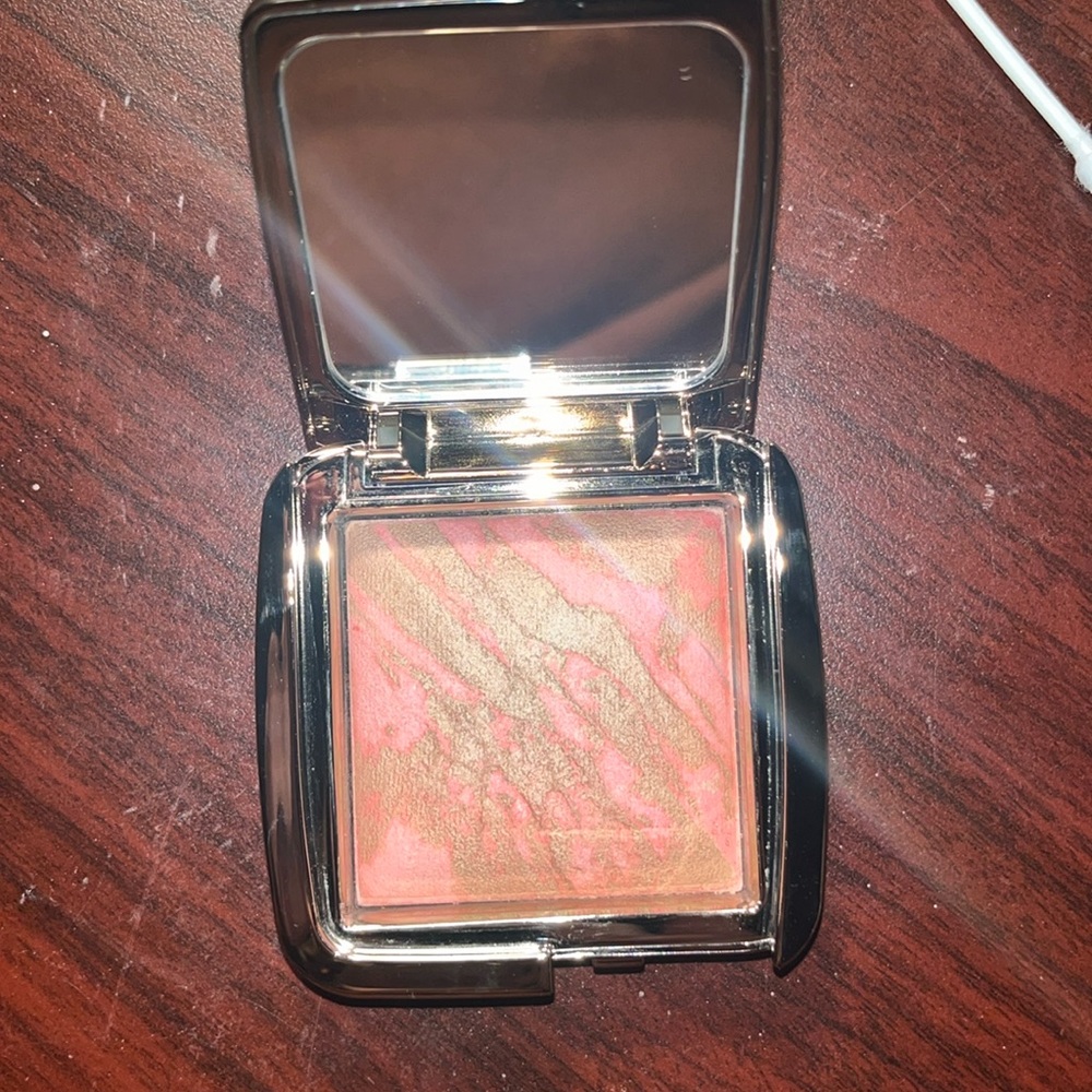 Hourglass Lighting Blush - Dim Infusion